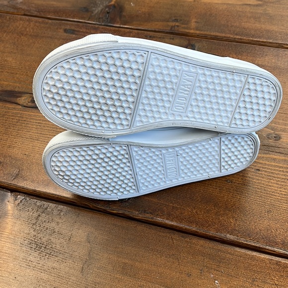 Old navy kids shoes - Picture 2 of 2